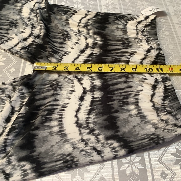 Capris Women’s Leggings Plus/Curvy Vivid Pattern - Picture 5 of 7